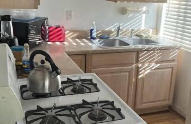 Cozy studio in charming San Bernardino with AC, WiFi