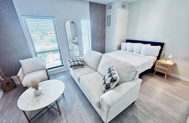 Cozy Studio in Downtown Des Moines near all attractions!