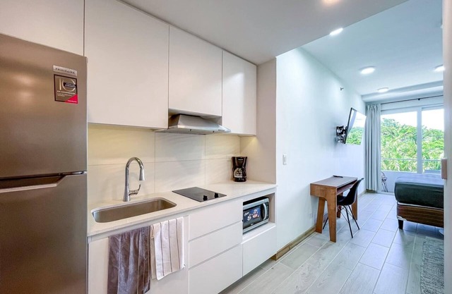 Cozy studio in Roatan's Tallest Tower