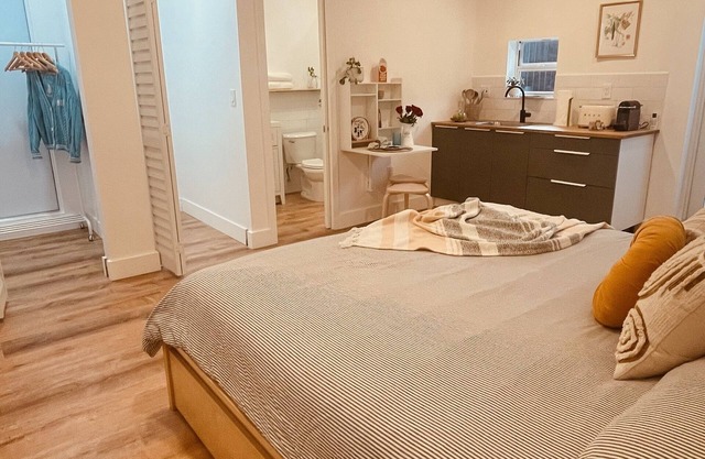 Cozy Studio with Lake View, cycling circuit and golf course at walking distance.