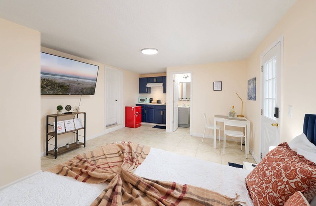 Cozy Studio with private entrance