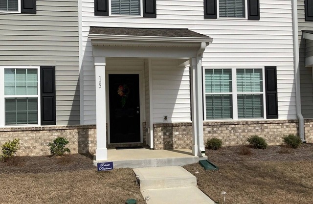 Cozy Stylish 1 Room at New Townhome in Welcoming Fuquay Varina with WiFi, Desk