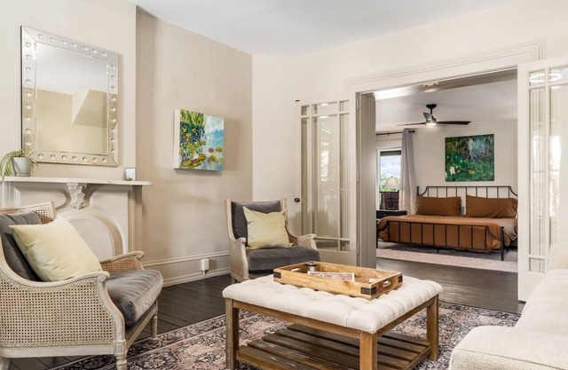 Cozy Suite in downtown Somerset with spa amenities