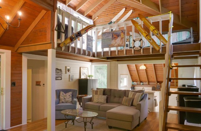 Cozy Tennessee Cabin with Deck, Grill and Fire Pit!