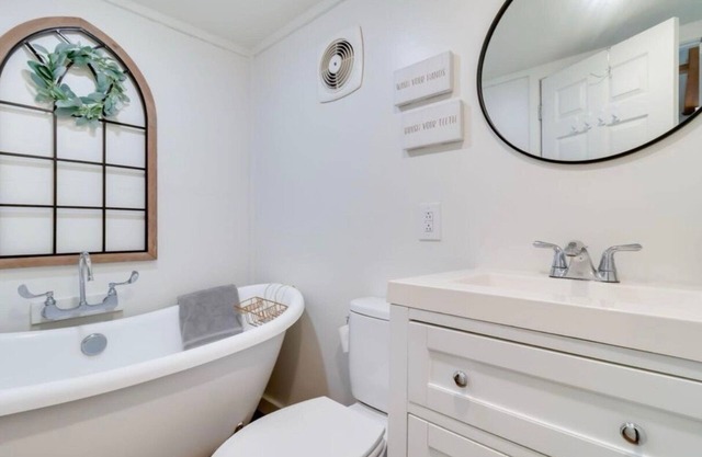 Cozy Tiny House Getaway on the Bayou