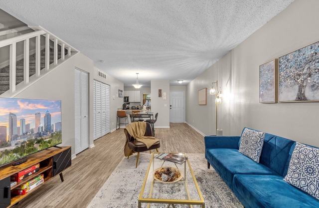 Cozy Townhome| Moffitt| Pool| Gym| Fast WiFi| 2B2B