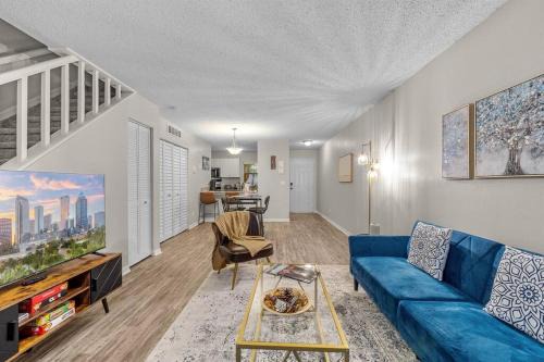 Cozy Townhouse - Gym Pool Golf Fast WiFi 2B2B