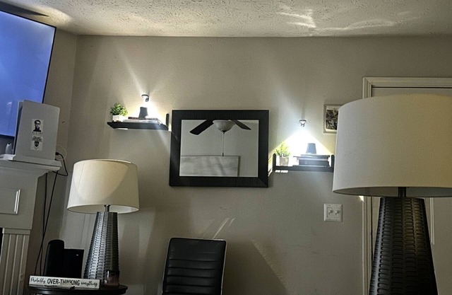 Cozy— Two Bedroom Apartment Very Modern and Quiet…