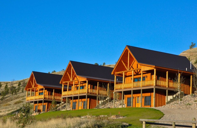 Cozy Two Bedroom Cabin on Private Montana Dude Ranch - Angler's Perch