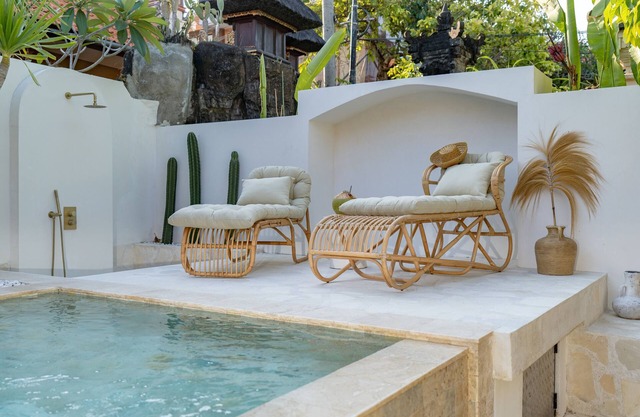 Cozy Up Villa ~ 2BDR Luxury Pool Oasis ~ 5min to Beach!