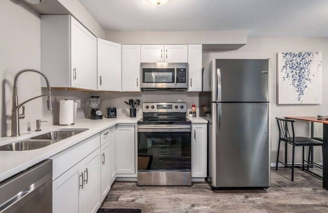 Cozy Valley Condo I Short Drive to Downtown!