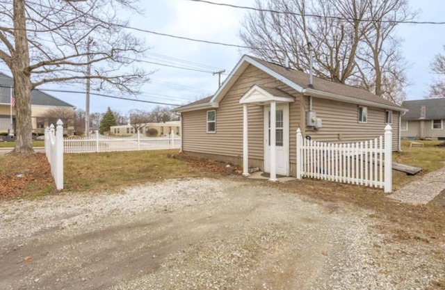 Cozy Winona Lake Retreat