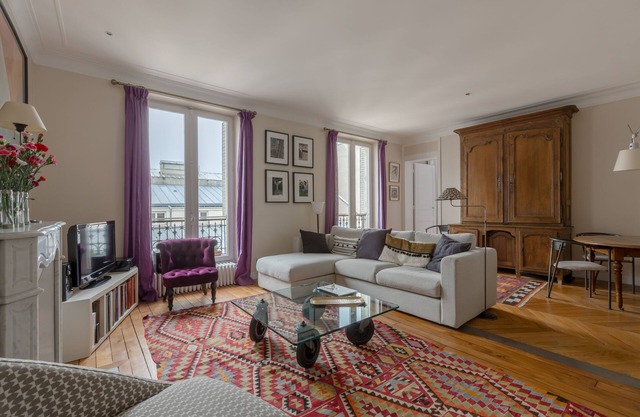 Creative Paradise in Bastille, by Veeve