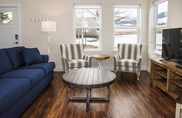 Creekside Bungalow-Mountain & Valley Views-Dark Sky