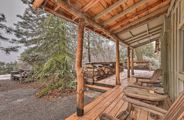 Creekside Cabin 8 Mi to Kings Canyon National Park