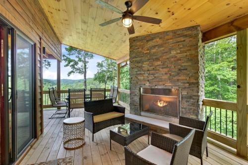 Creekside Cabin with Hot Tub, Mtn Views and More!