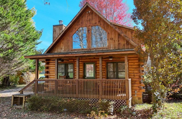 Creekside Fish Cabin - Creek Front - Fire Pit