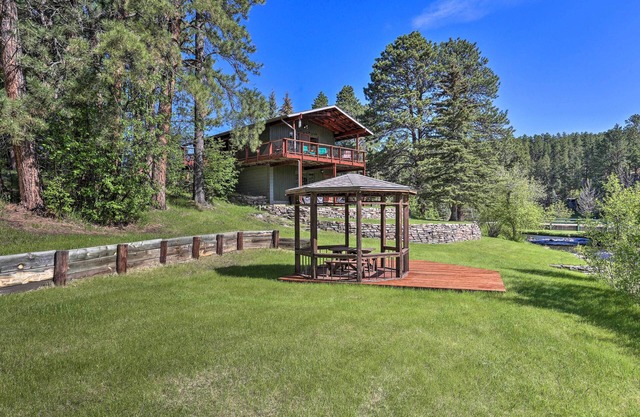 Creekside Rapid City Cabin w/Deck on 30 Acres!