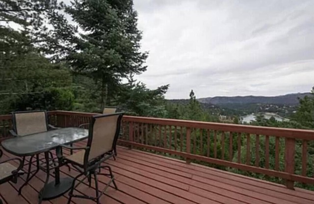 Crestline Dream View Getaway w/enough beds for 20+ people