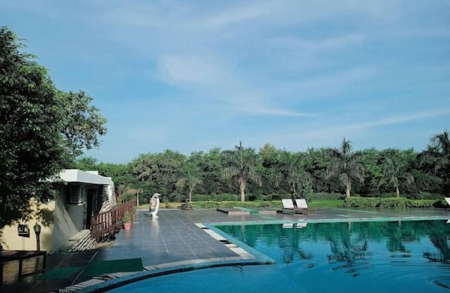 Crestmont Manral Resort Jim Corbett