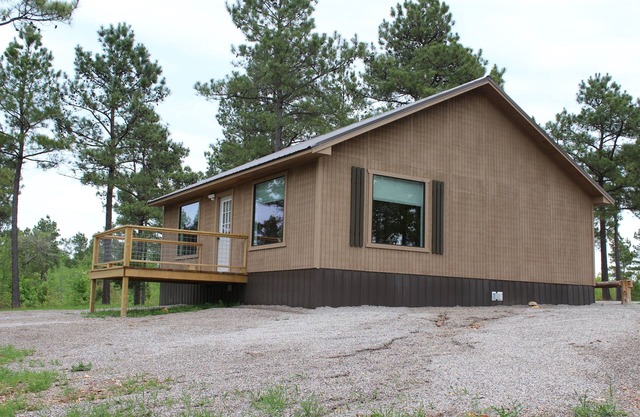Crosscut Cabins- Minutes from Lake, River, & Diamond Mine! Private Hiking Trail!