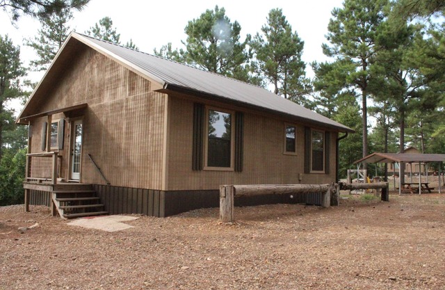 Crosscut Cabins- Minutes from Lake, River, & Diamond Mine! Private Hiking Trail!