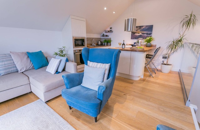 Crow's Nest - a coastal that sleeps 2 guests in 1 bedroom