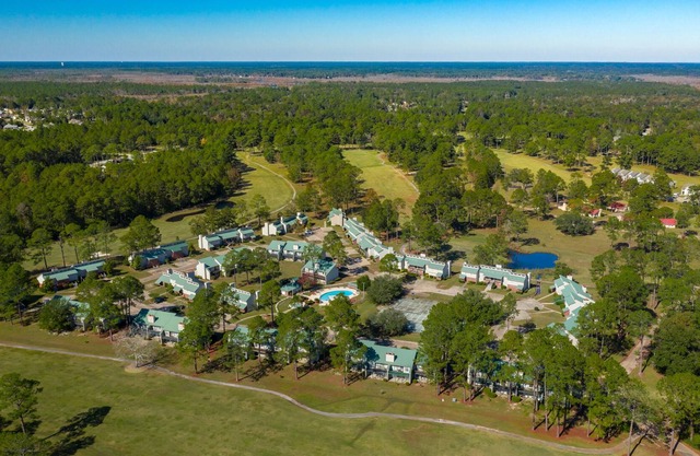 Crown Resorts at Hickory Hills