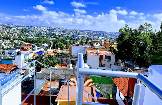 Cuarto Otomí; Seguridad + Malls + Zona Esmeralda