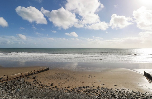 CUDDFAN, with pool in Llanteg