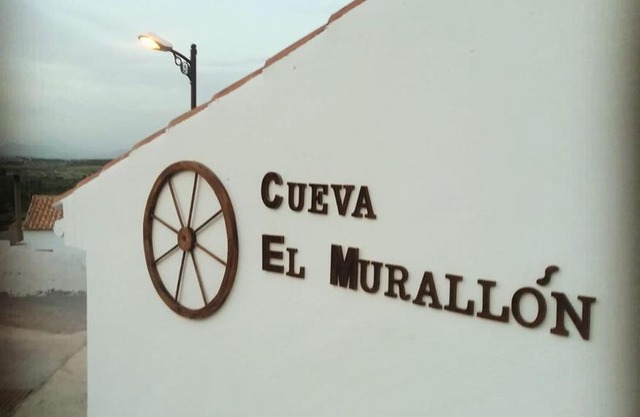 Cueva El Murallon