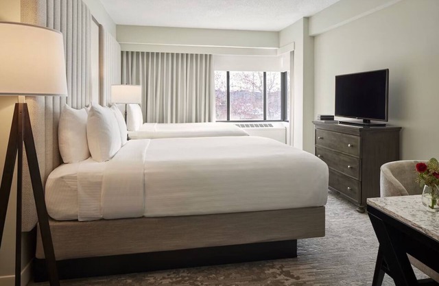 Cultural Getaway Steps from DC’s Top Museums & Attractions! Pets Welcome!