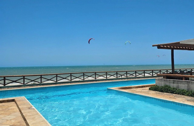 Cumbuco BeachSun Oceanview Beachfront 3-bedroom apartment with AC, WiFi