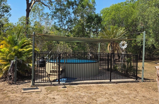 Curlew Lodge -1 road back from beach. Limited WiFi is now available