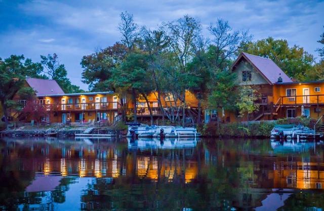 Curriers Lakeview Lodge