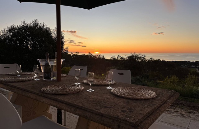 CURROLGA Elevated Seaviews, Tranquil Coastal Retreat Rolling hills, Dogs welcome