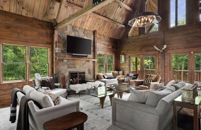 Custom Log Cabin, Minutes from Mt Snow & Hermitage