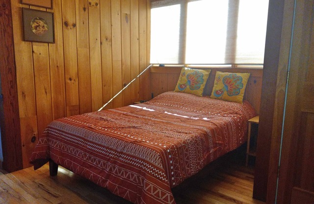 Custom Studio Efficiency apartment with AC easy accces to Annapolis and USNA.