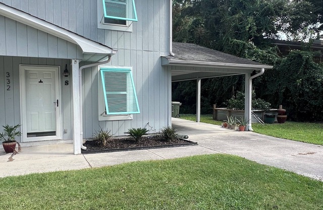 Cute 2-bedroom home in Emerald Isle w/free beach parking, golf cart included.