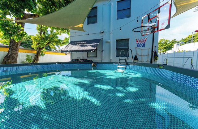 Cute Apt W/Pool + Games in Wynwood's Heart!