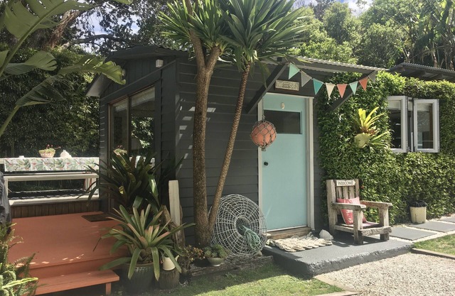 Cute, comfortable, clean and self-contained -10 minutes walk to Mt. Paku summit