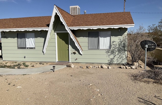 Cute desert home 5 minutes from Joshua Tree National Park