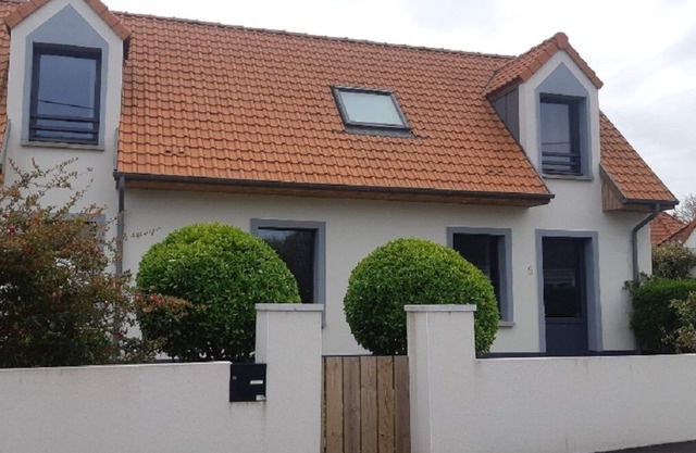 Cute detached house.