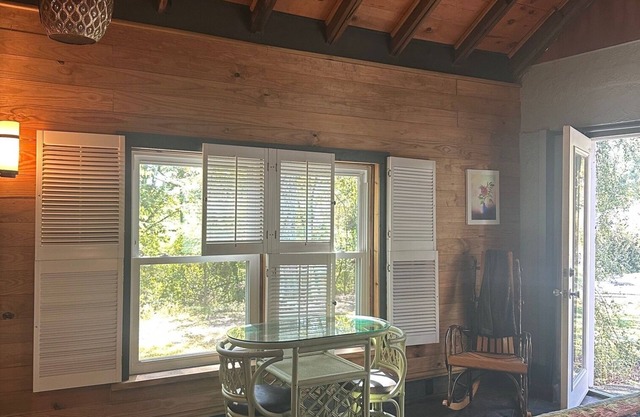 Cute studio with loft in charming Trussville