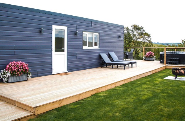 Cwm Heulog - Cabin with Hot Tub Sleeping 4, Pet Friendly