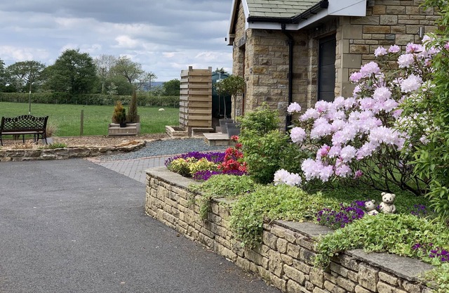 Dales retreat with parking . Walks from the door. No pets