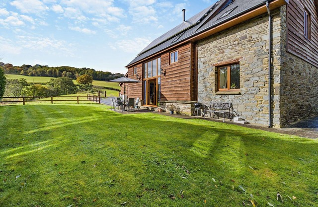 Dan yr Eglwys - Four Bedroom House, Sleeps 8