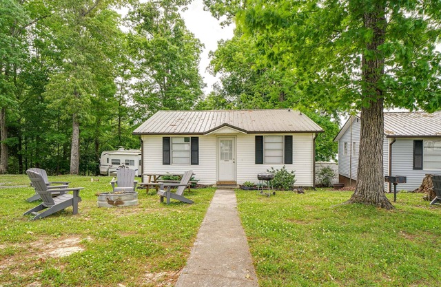 Dandridge Cabin in Inspiration Cove w/Lake Access