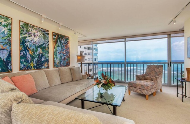 Danno's Hawaii Five-O Condo, Base of Diamond Head, Full Ocean View, Private