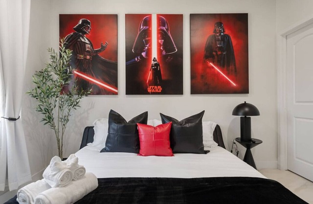 Darth Vader's Lair - 10 mins to Disney - Sleeps 6!